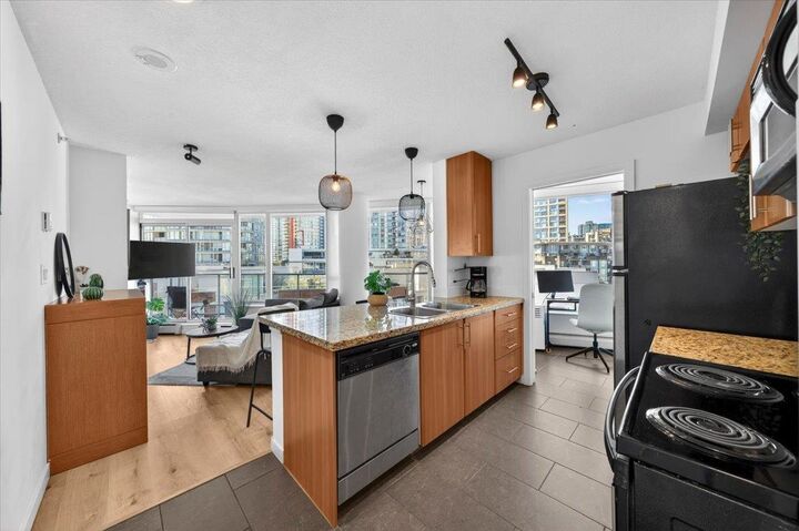 Property Photo:  58 Keefer Place 905  BC V6B 0B8 