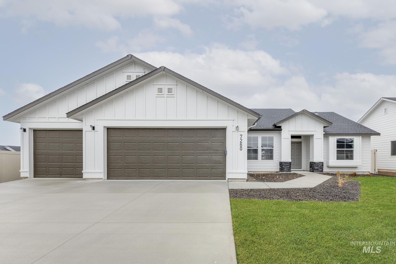 Property Photo: 895 Thunderbolt St ID 83647