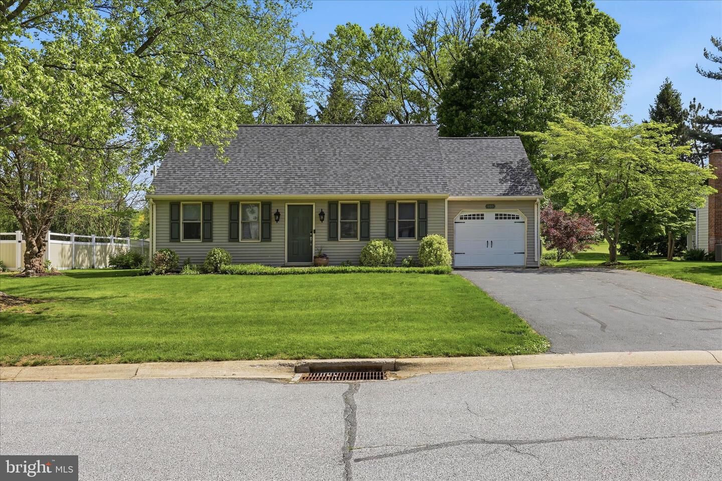 Property Photo:  916 Indian Springs Drive  PA 17601 