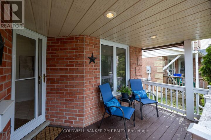 Property Photo:  11 Yorkville Drive  ON L1E 2A8 