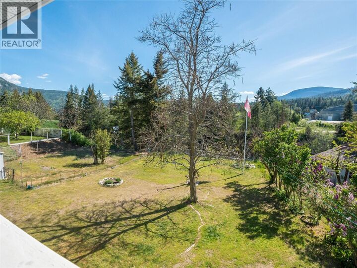 Property Photo:  1937 Riverside Crescent  BC V1N 3W5 