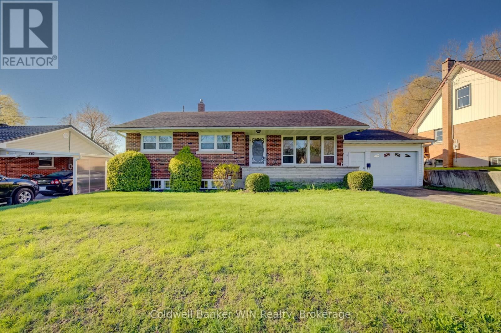 Property Photo:  560 Prince Charles Street  ON N0G 2L3 