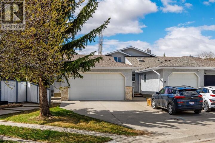 Property Photo:  15 Wellington Cove  AB T1P 1M3 