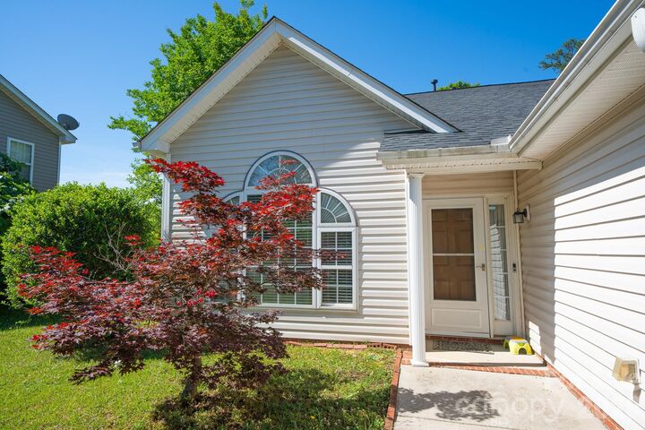Property Photo:  1110 Newfound Hollow Drive  NC 28214 