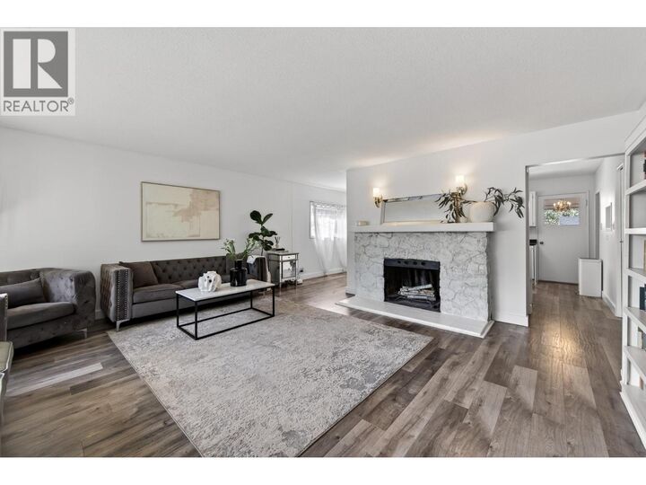 Property Photo:  912 St Paul Street  BC V2C 2K7 