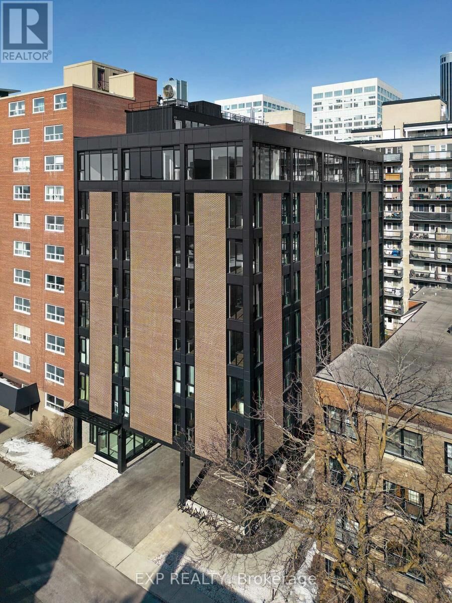 Property Photo:  331 Cooper Street 204  ON K2P 0G5 