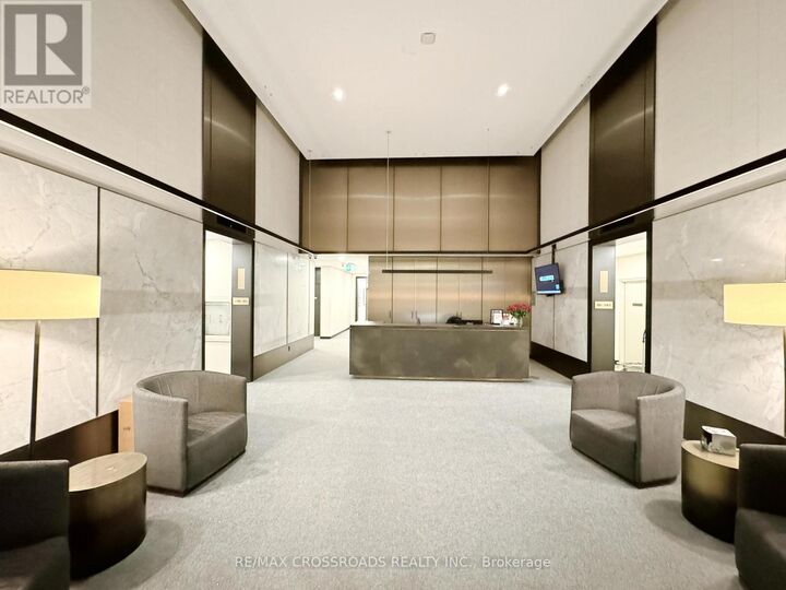 Property Photo:  23 Hollywood Avenue 2803  ON M2N 7L8 