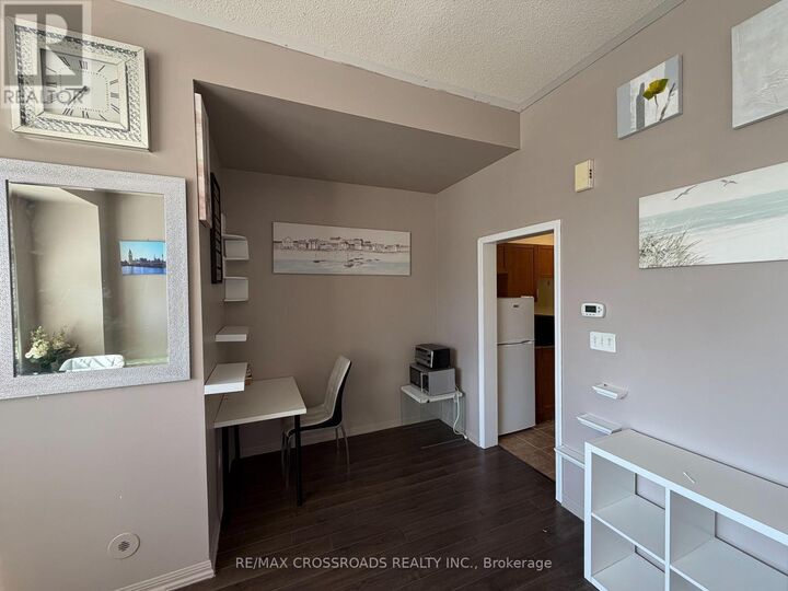 Property Photo:  2707 Bur Oak Avenue 2  ON L6B 1K7 