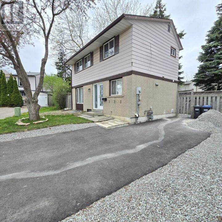 Property Photo:  6 Grove Park Square  ON L6S 2K3 