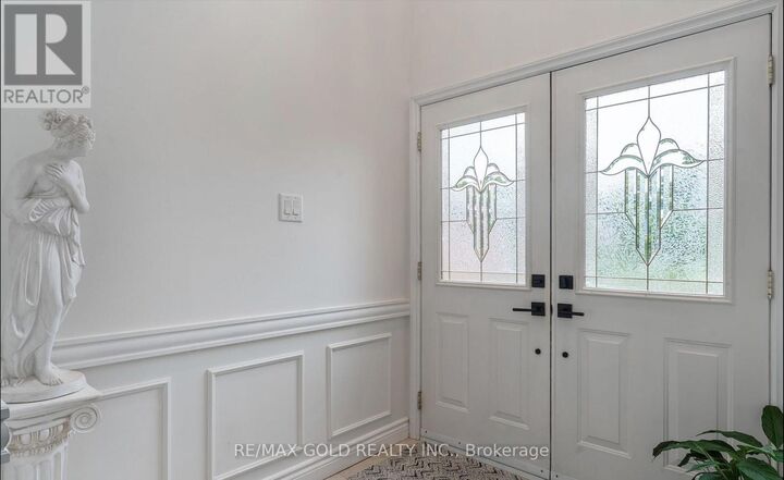 Property Photo:  14 Shadywood Road  ON L6Z 4M6 