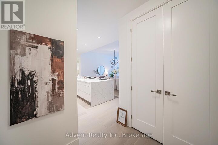 Property Photo:  397 Royal Orchard Boulevard 103  ON L3T 0H3 