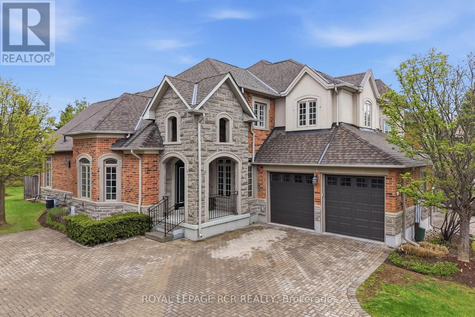 Property Photo:  16 Bonnell Crescent 107  ON L4G 7S8 
