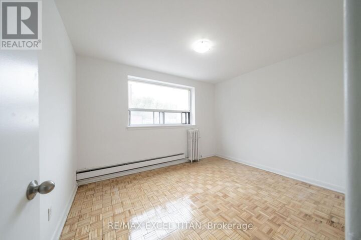Property Photo:  4 Hill Heights Road 106  ON M8Y 1Z1 
