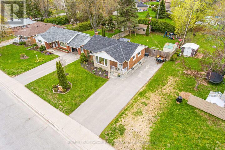 Property Photo:  116 Sanderling Crescent  ON K9V 4N6 