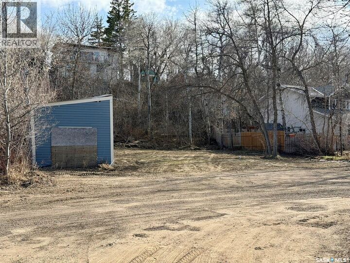 Property Photo:  1207 6th Avenue  SK S0G 4C0 