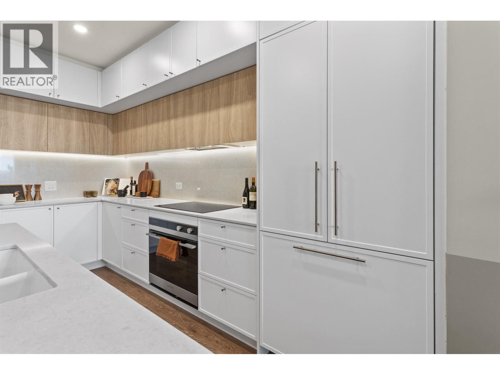 Property Photo:  602 East 2nd Street 102  BC V7L 1G7 
