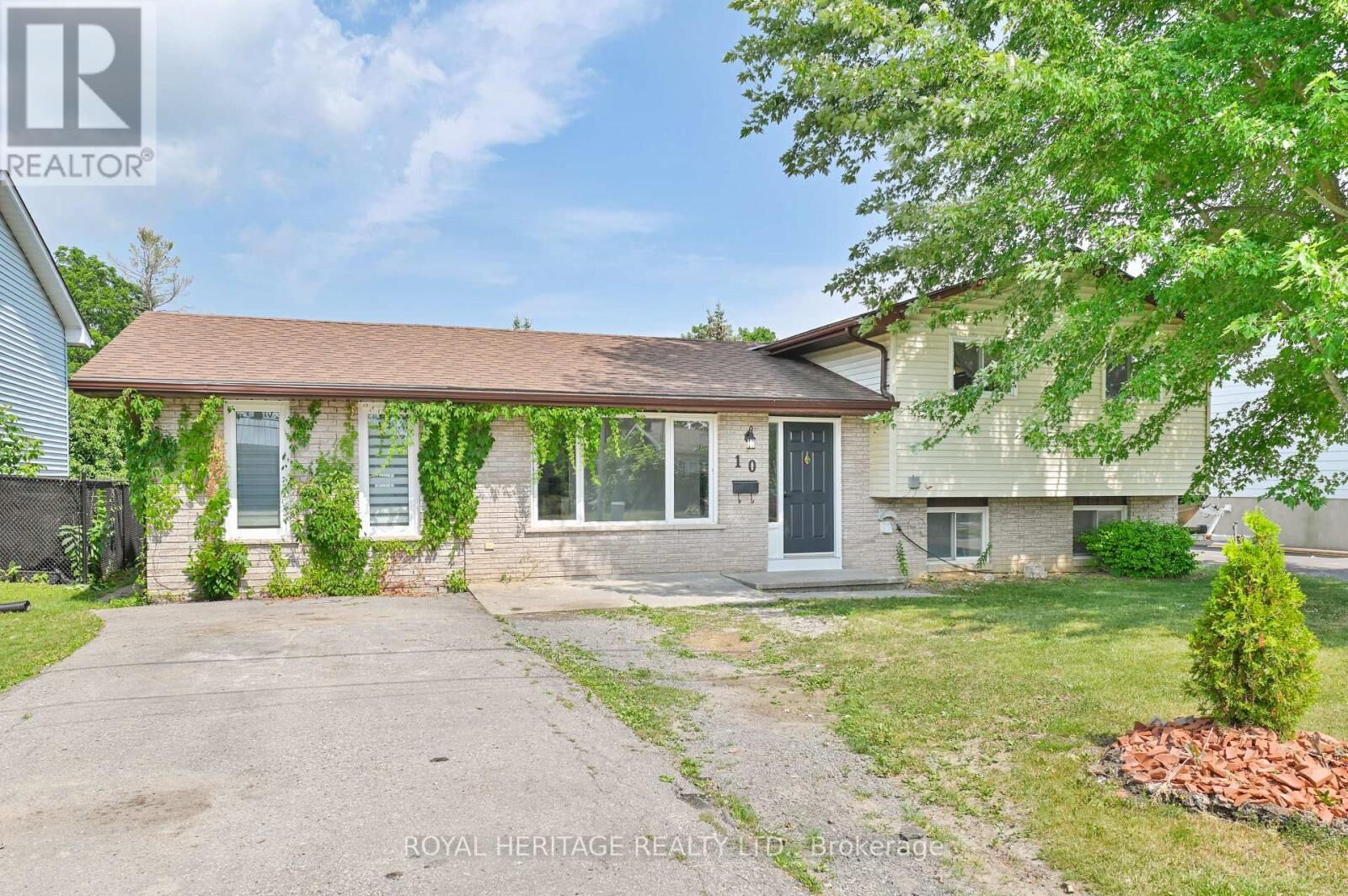 Property Photo:  10 Reid Street  ON K7R 3V2 