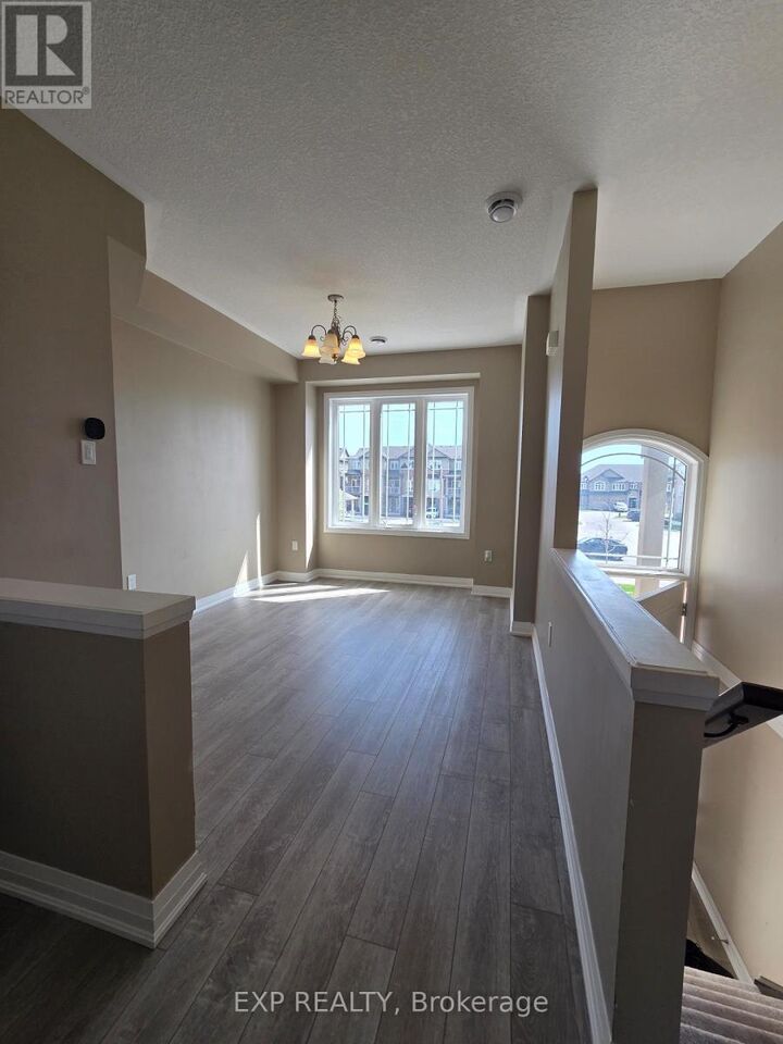 Property Photo:  100 Laguna Village Crescent  ON L0R 1P0 