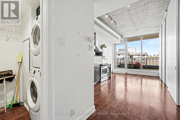 Property Photo:  340 McLeod Street 842  ON K2P 1A4 