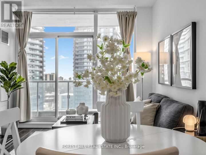Property Photo:  66 Forest Manor Road 1110  ON M2J 0B7 