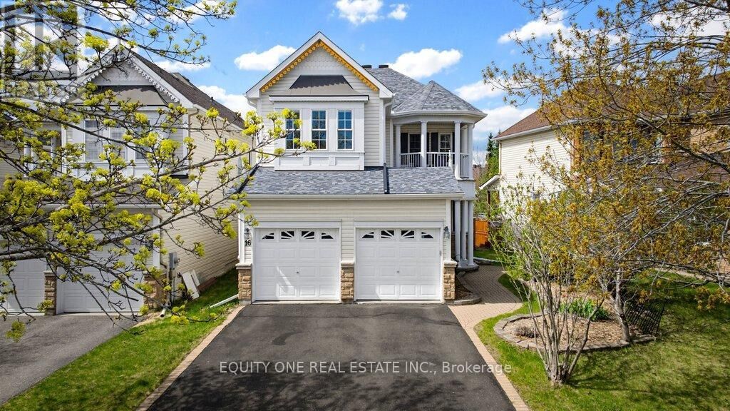 Property Photo:  16 Grengold Way  ON K2T 1E2 
