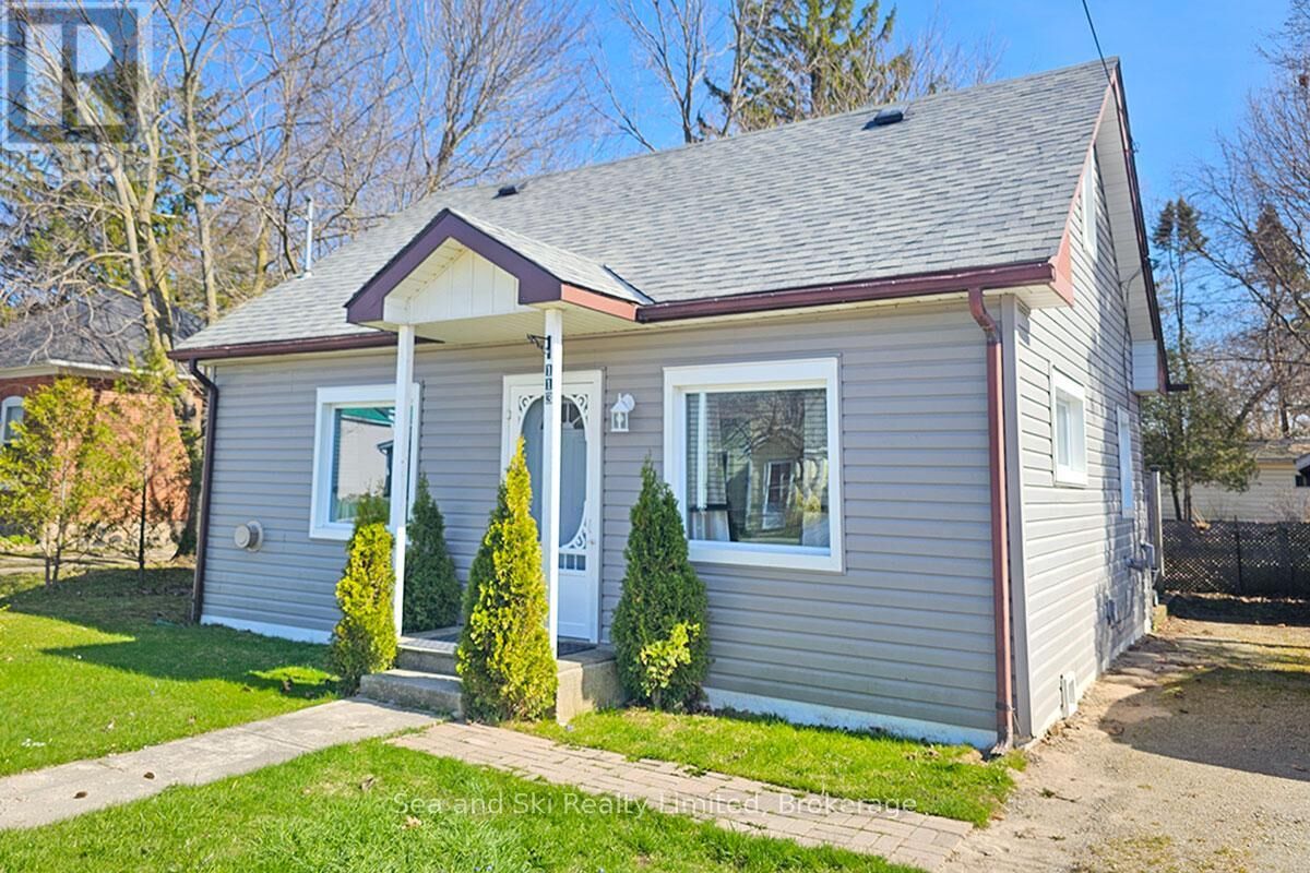 Property Photo:  113 Collingwood Street West  ON N4L 1H2 
