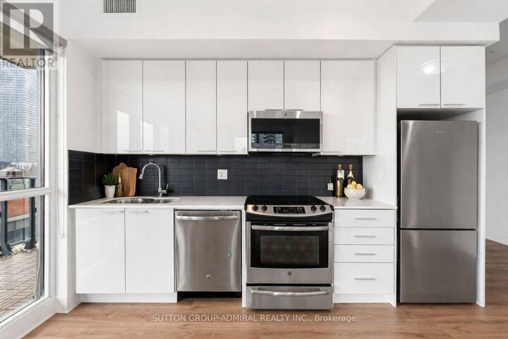 Property Photo:  10 Park Lawn Road 625  ON M8V 0H9 
