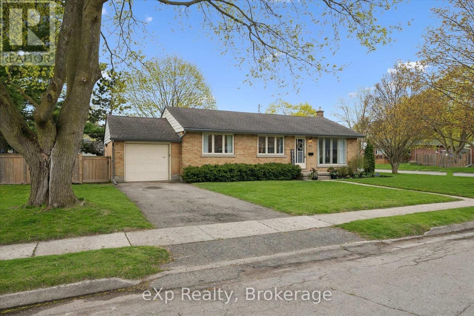 Property Photo:  14 Glenwood Avenue  ON N1H 4L2 