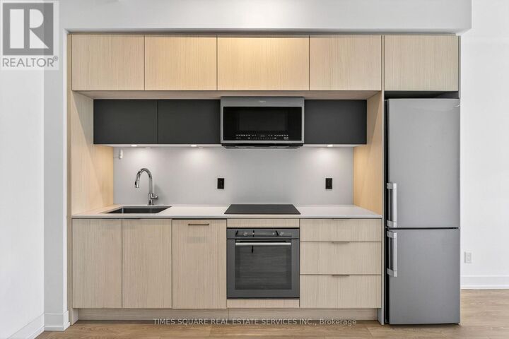 Property Photo:  25 Adra Grado Way 2003  ON M2J 0H6 