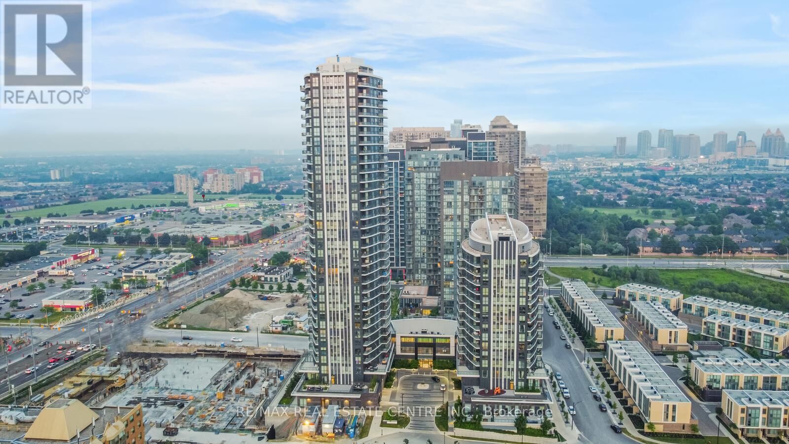 Property Photo:  35 Watergarden Drive 2917  ON L5R 1B2 