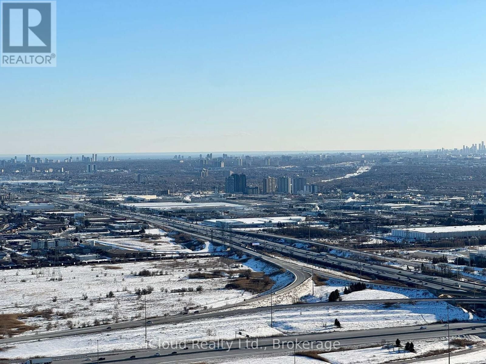 Property Photo:  8 Interchange Way 6010  ON L4K 0R2 