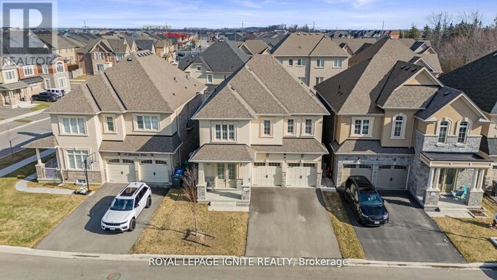 Property Photo:  11 Jenwood Crescent  ON L6R 4C6 