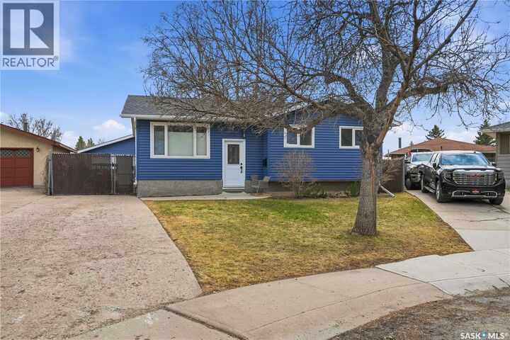 Property Photo:  95 Schneider Crescent  SK S4R 7R6 