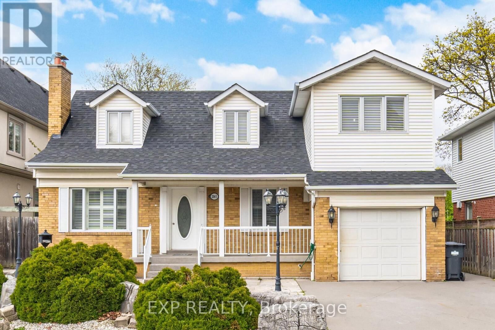 Property Photo:  2065 Westfield Drive  ON L4Y 1P2 
