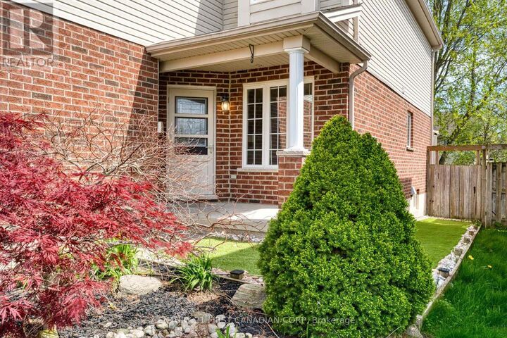 Property Photo:  1121 South Wenige Drive  ON N5X 4G5 