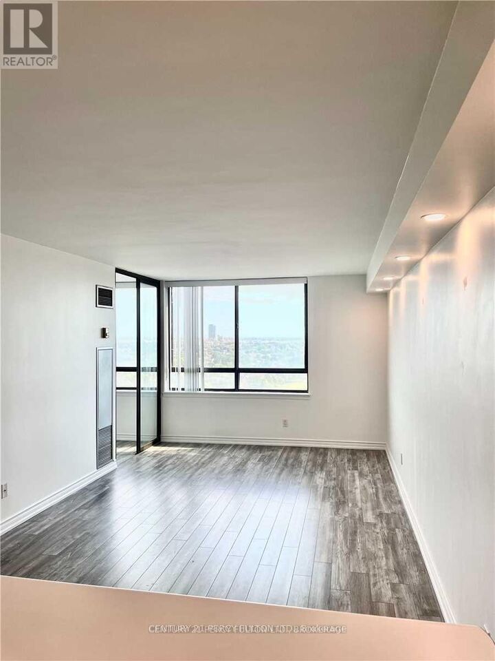 Property Photo:  75 Bamburgh Circle 1619  ON M1W 3W1 