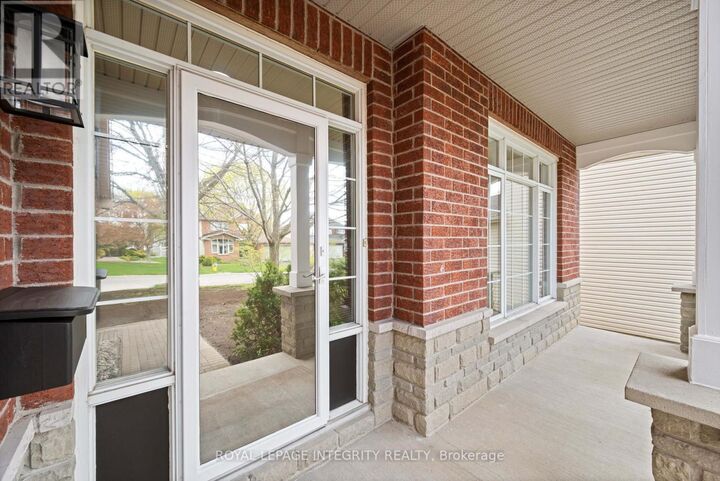 Property Photo:  41 Bramblewood Crescent North  ON K2M 2H2 