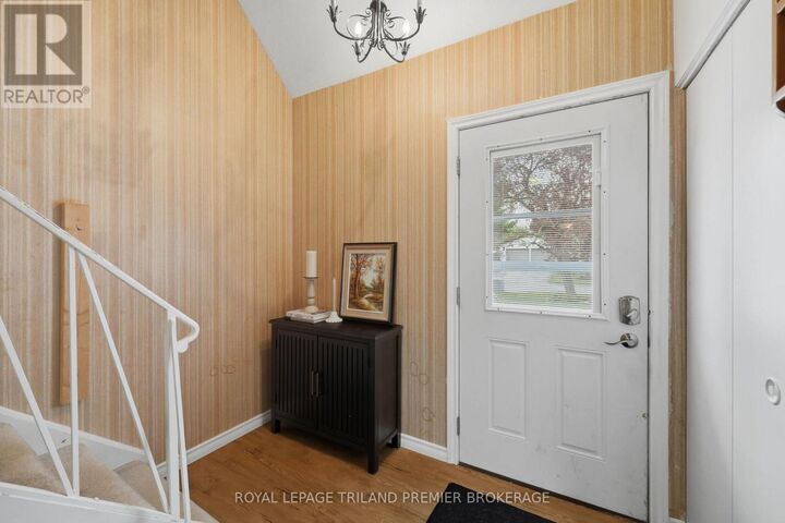 Property Photo:  20 Crabtree Avenue  ON N6G 2H7 