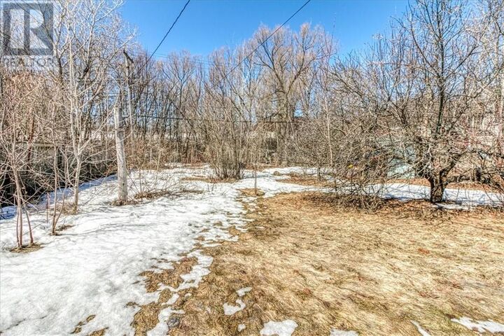 Property Photo:  729 Hillsdale Crescent  ON P3E 3S7 