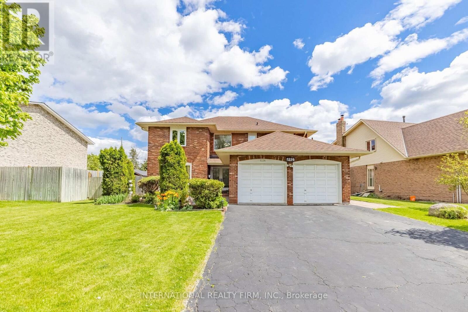 Property Photo:  1236 Fleet Street  ON L5H 3P5 