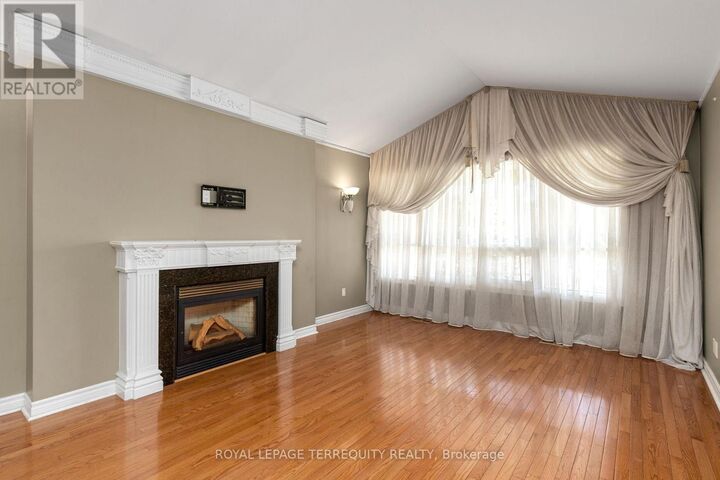 Property Photo:  40 Sunnycrest Road  ON M2R 2T4 