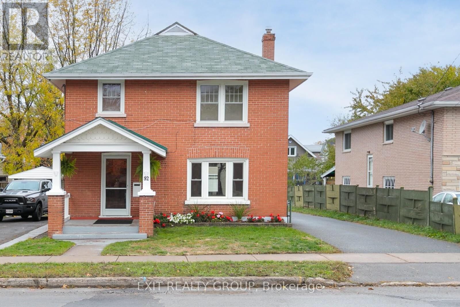 Property Photo:  92 Byron Street  ON K8V 2Y2 