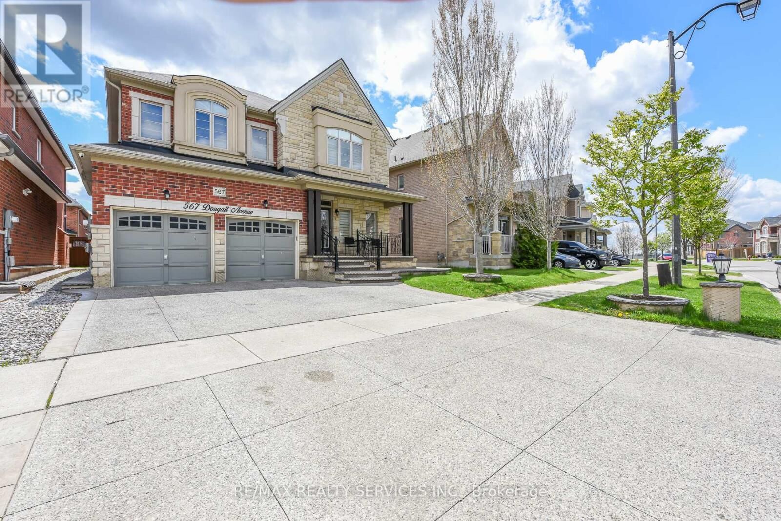 Property Photo:  567 South Dougall Avenue East  ON L7C 3Z4 