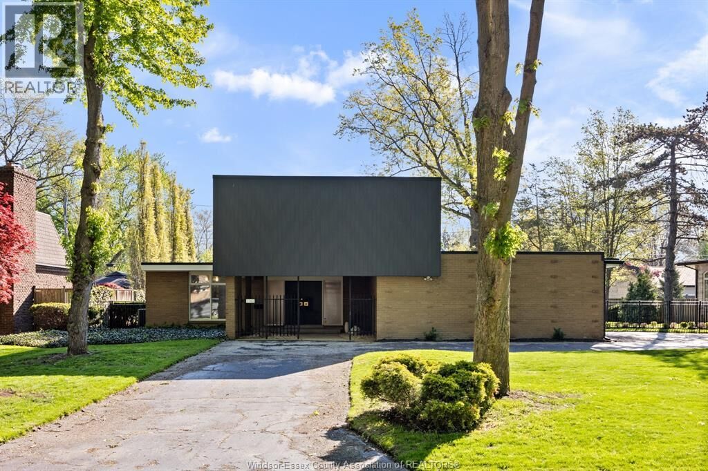 Property Photo:  3760 Victoria Boulevard  ON N9E 3L8 