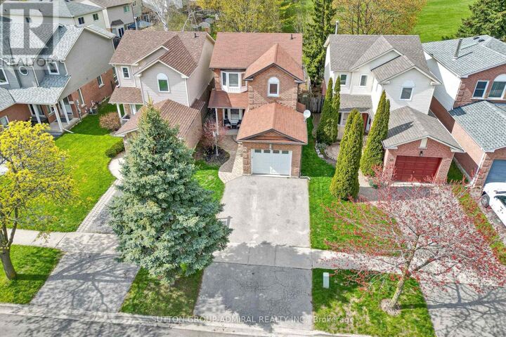 Property Photo:  14 Windham Crescent  ON L1E 1Y7 