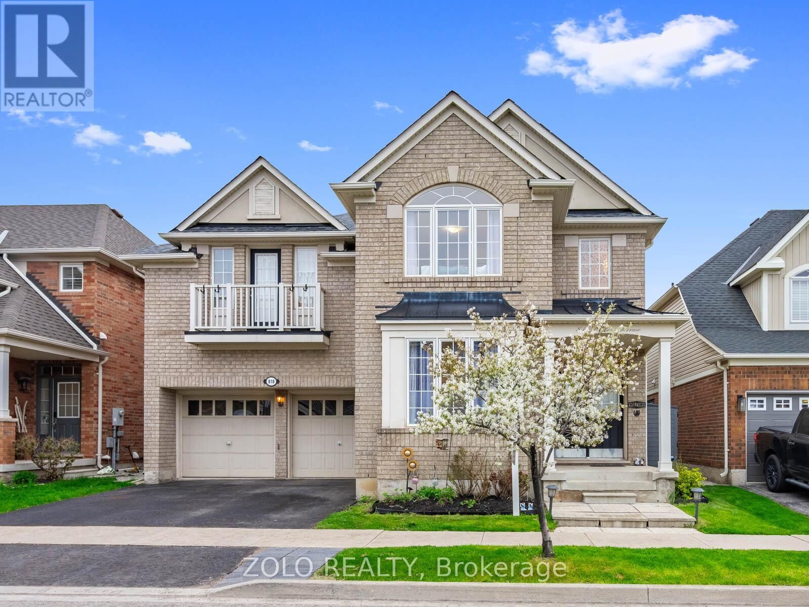 Property Photo:  818 Cousens Terrace  ON L9T 0G1 