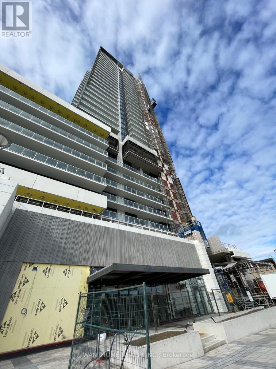 Property Photo:  50 O'Neill Rd Road 620  ON M3C 0R1 
