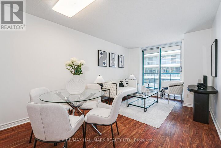 Property Photo:  1863 Queen Street East 311  ON M4L 3Y6 