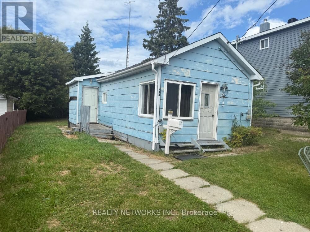 Property Photo:  214 Montgomery Avenue  ON P4N 3G8 