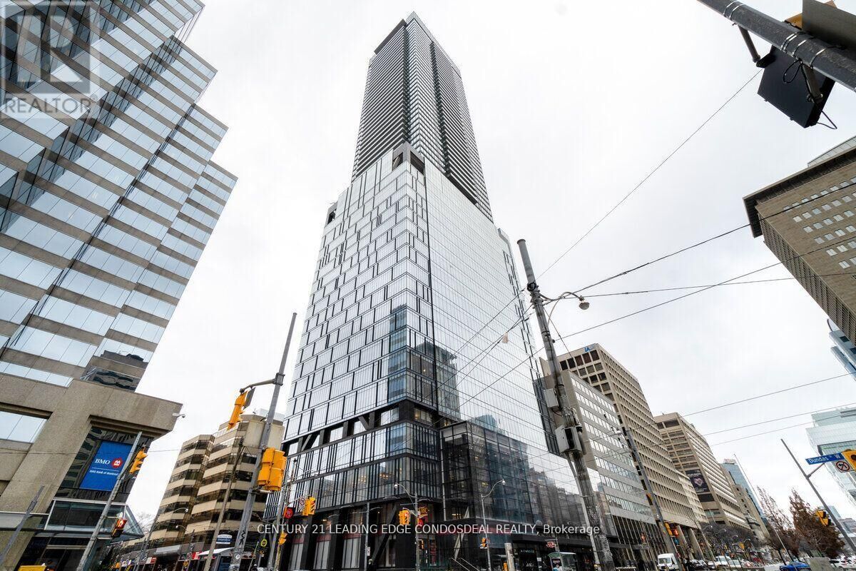 Property Photo:  488 University Avenue 3906  ON M5G 1V2 